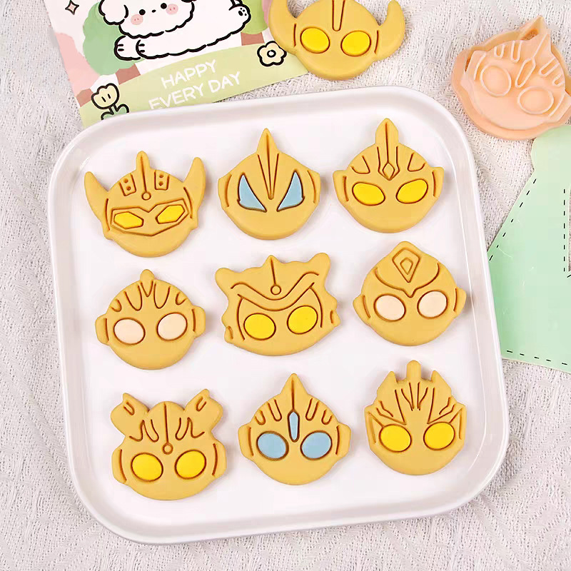 Baking In Kitchen - Hot Anime Ultramans Series Cookie Mold