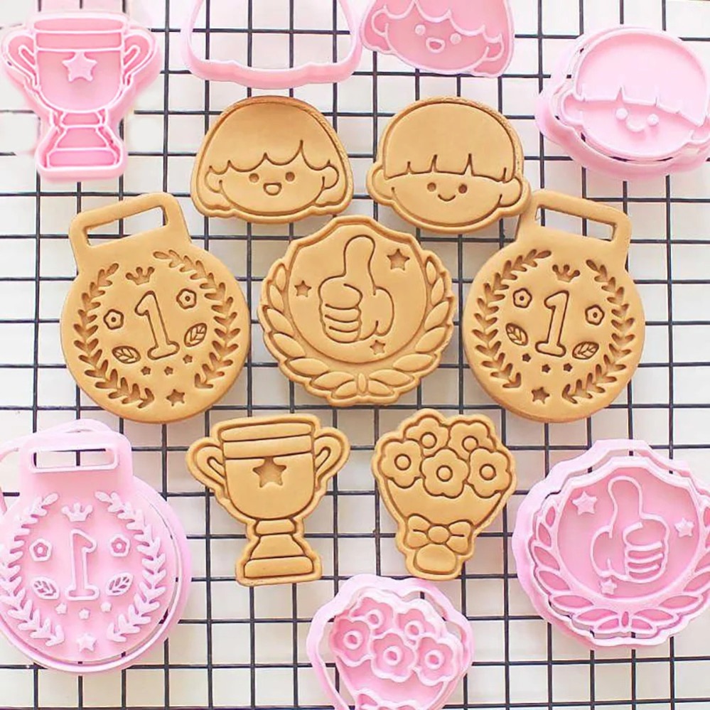 Kitchen Baking Utensil - Medals Trophies Cookie Cutters Cartoon Cake