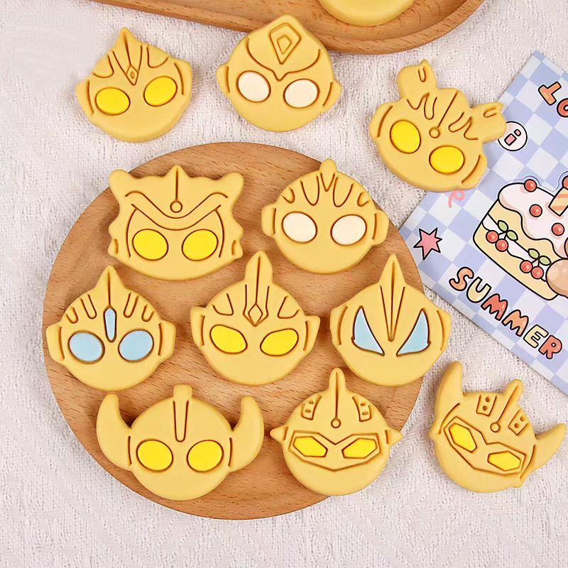 Hot Anime Ultramans Series Coo - Baking In Kitchen 评论和价格